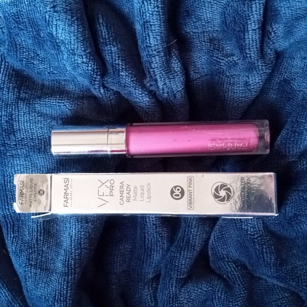 VFX Pro Camera Ready Matte Liquid Lipstick in Vibrant Pink